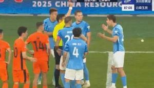 开云体育平台-功夫足球...中超本轮5张红牌全为直红：2次飞铲1次拳击1次踩膝盖