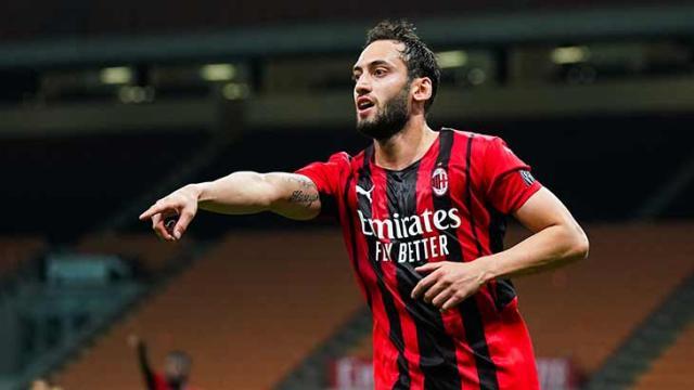 1624377930211006241.jpg calhanoglu-milan-direction.jpg